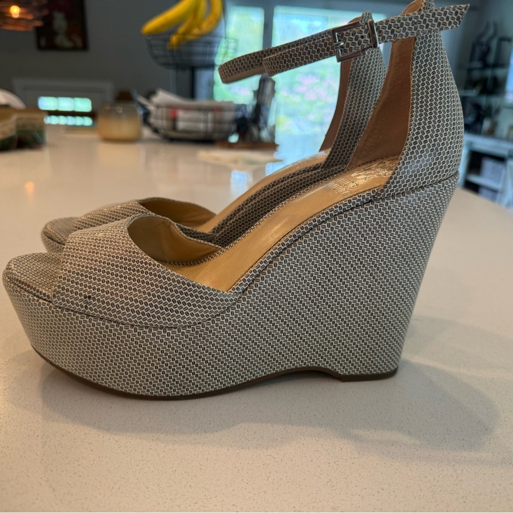 Vince Camuto wedges size 8.5